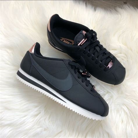 nike cortez zwart rose|nike cortez shoes.